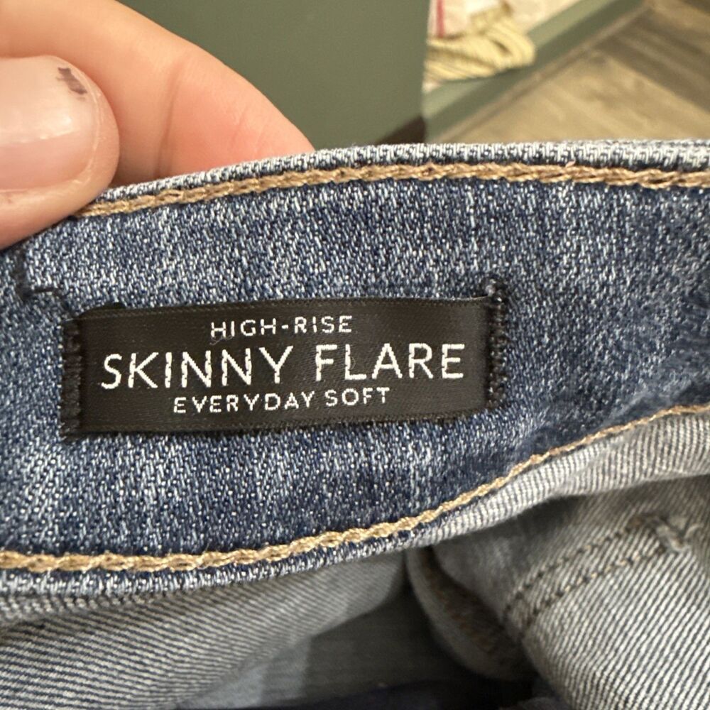 WHBM High Rise Skinny Flare Everyday Soft Denim Blue Jean Women Size 10x31.5” - Picture 4 of 13